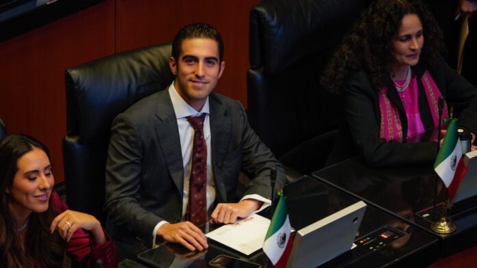 Eugenio Segura formaliza su participación como Senador de la República