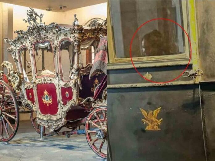 Captan supuesto ente espectral paseando por el Castillo de Chapultepec