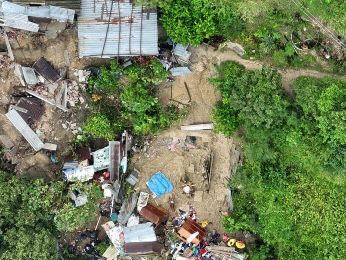 Fallecen tres hermanitas tras derrumbe de un paredón en Jiutepec, Morelos; quedaron sepultadas