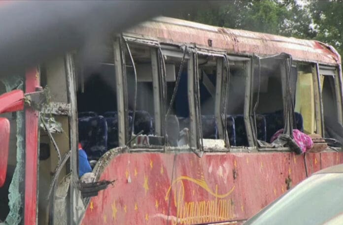 Fallecen cuatro mexicanos al volcar un autobús en una carretera de Misisipi, EE. UU.