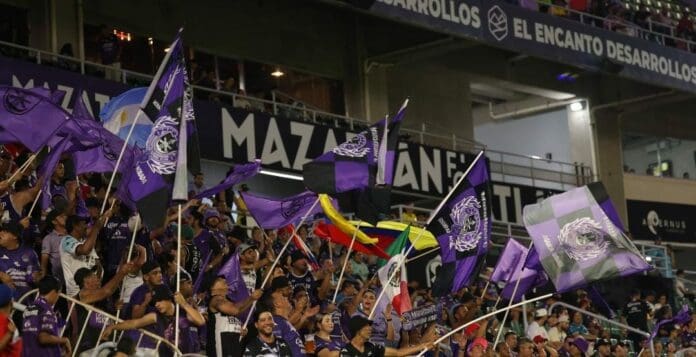 Grupo Salinas anunció obra pública de 70 mdp para no pagar impuestos; son canchas que regaló al Mazatlán FC.