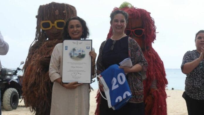 Entregan certificado Blue Flag en la Playa Inclusiva Pelícanos