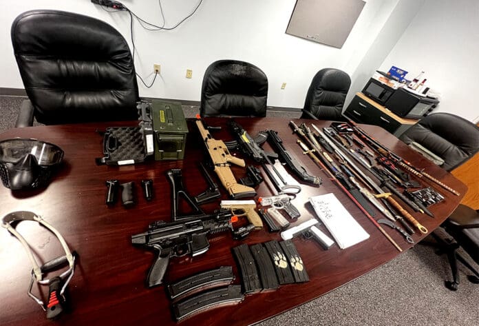 Video: Arrestan en EEUU a niño de 11 años por amenazas de realizar un tiroteo en su escuela