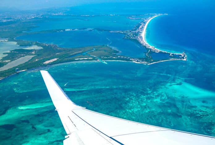 Sufre Cancún peor puente patrio; hoy es más caro volar a la Cdmx que a Madrid