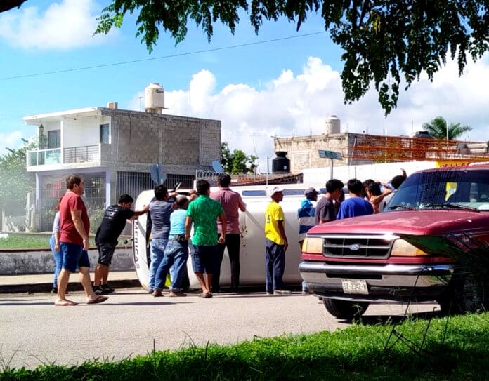 Muere niña de nueve años aplastada por una combi en Chetumal