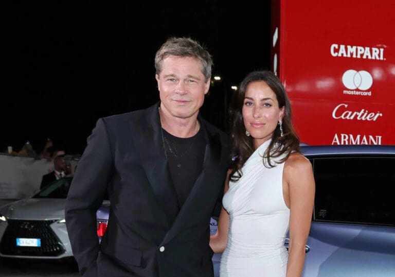 Brad Pitt presenta a su nueva novia en el Festival de Venecia, Italia