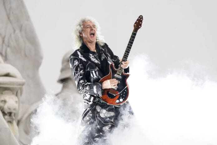 Brian May, guitarrista de la banda Queen revela que tuvo un derrame cerebral