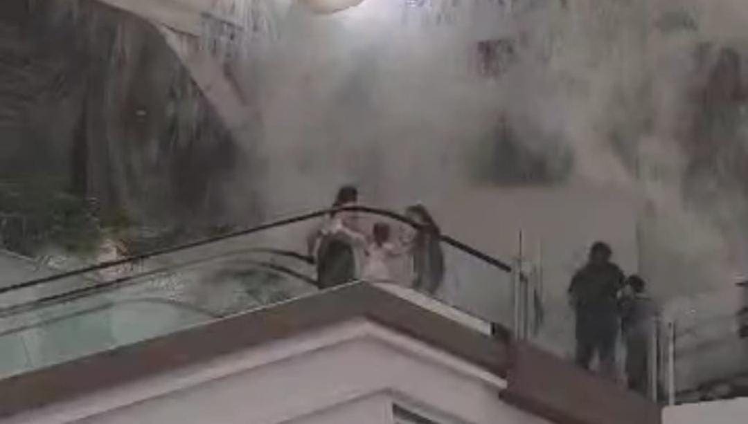 Video: Se desploma techo en centro comercial de San Pedro Garza García, Nuevo León; hay cinco heridos