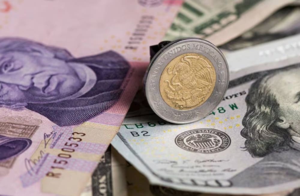 Peso mexicano cae y supera la barrera de las 20 unidades por dólar