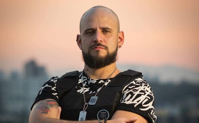 Mujer confronta a El Temach en vivo y se viraliza en redes