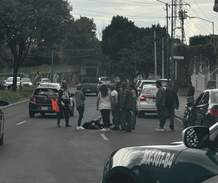 Curva peligrosa frente al Club América en CDMX es un peligro para jóvenes deportistas; ha causado varios accidentes