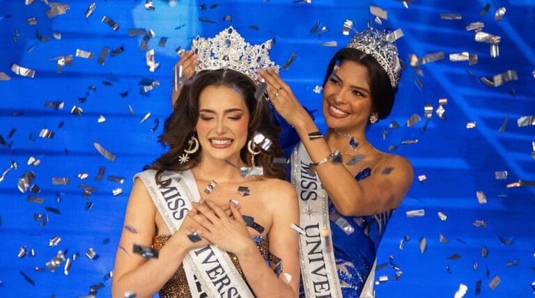 María Fernanda Beltrán es coronada como Miss Universe México 2024