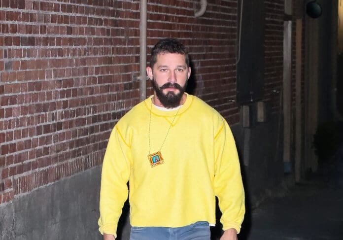 Video: El actor Shia LaBeouf casi se pelea con varios hombres afuera de un bar en Edimburgo, Escocia