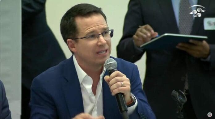 Denuncia Ricardo Anaya que Morena está acosando y ha intentado sobornar a algunos senadores de la oposición.