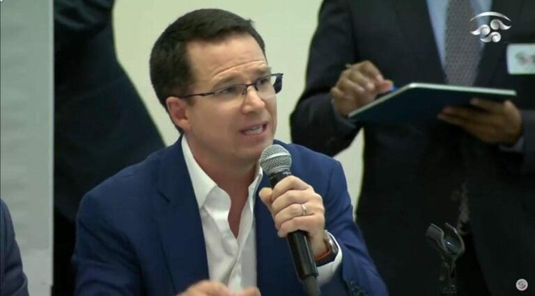 Denuncia Ricardo Anaya que Morena acosa e intenta sobornar a senadores de oposición