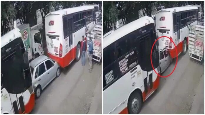 Automóvil queda aplastado entre dos autobuses suburbanos en Querétaro