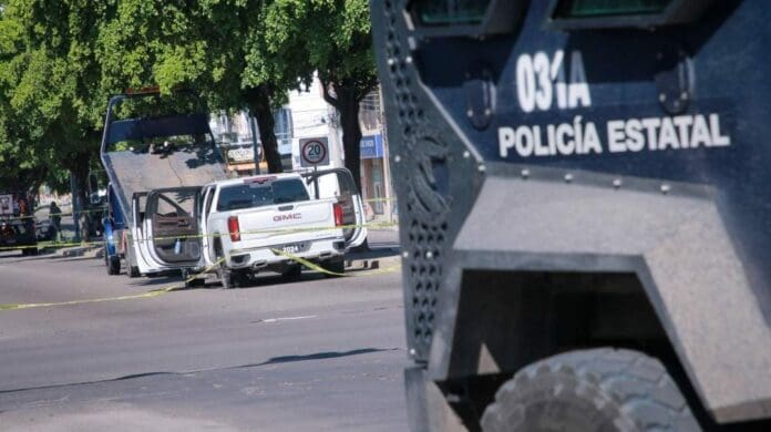 Por la violencia de los últimos días, suspenden festejos del 15 de septiembre en Sinaloa y clases en algunos municipios.