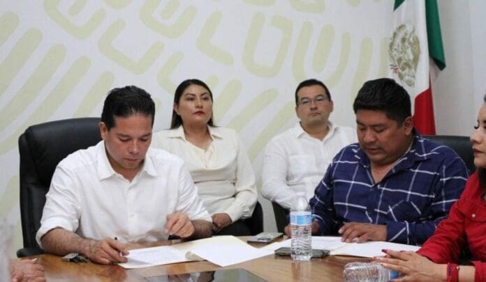 Una diputada de Morena en Oaxaca se disculpa por subir un video con temática del narco que data de hace años.