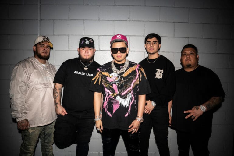 Saúl "Canelo" Álvarez será acompañado al ring por Fuerza Regida en su pelea contra Édgar Berlanga