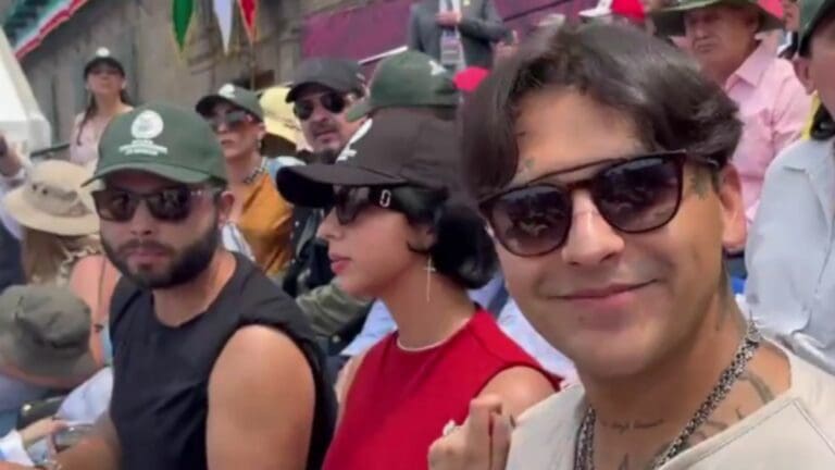 Captan a Ángela Aguilar y Christian Nodal en desfile militar de la CDMX