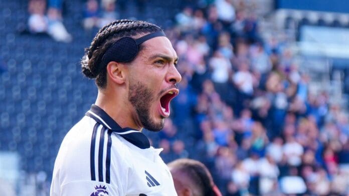 Video: Mexicano Raúl Jiménez anotó dos goles en la derrota del Fulham