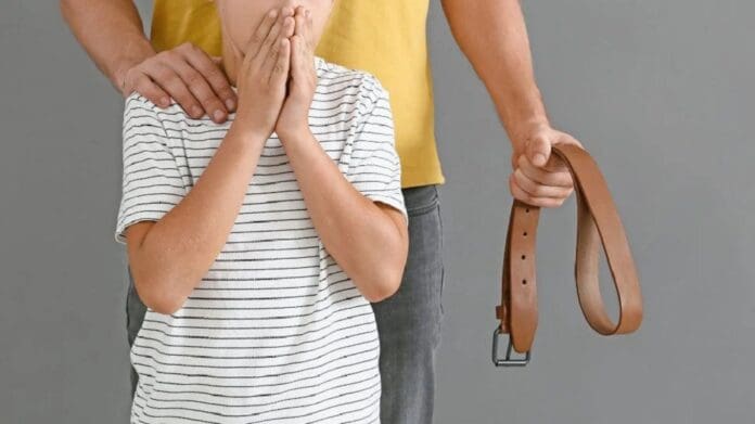 Proponen 10 años de cárcel a padres que golpeen a sus hijos en Nuevo León