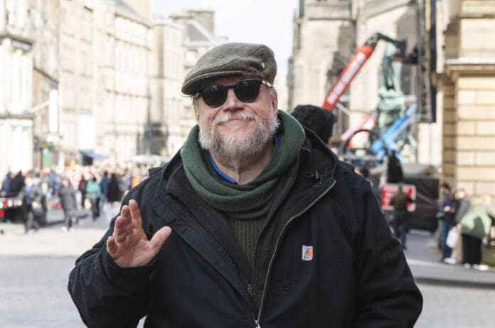 Guillermo del Toro manifiesta su oposición al uso de la inteligencia artificial en el arte