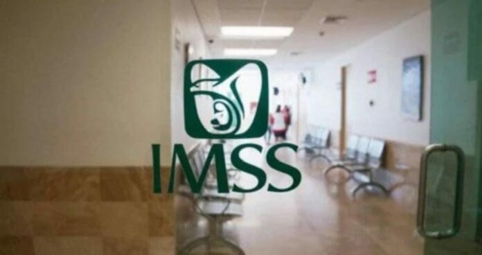Una mujer de 62 años de edad pasa por tres hospitales del IMSS en Hidalgo porque se niegan a operarla. ¿Qué tal?