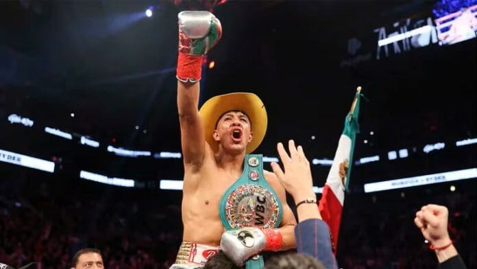 Video: Mexicano Jaime Munguía noquea a Erik Bazinyan por el título plata del CMB