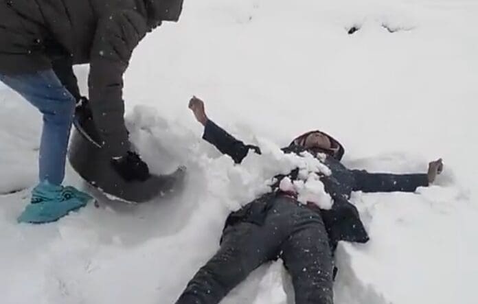 VIDEOS: Inusual nevada cae de sorpresa en África provocando una primavera blanca