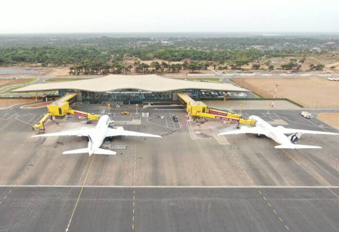 Detienen a tres mexicanos por el aterrizaje ilegal de un avión en Sierra Leona