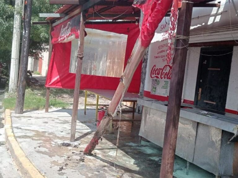 Taquero termina en el hospital por un flamazo de tanque de gas