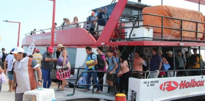 Navieras de Quintana Roo suspenden sus cruces debido a la cercanía del ciclón 