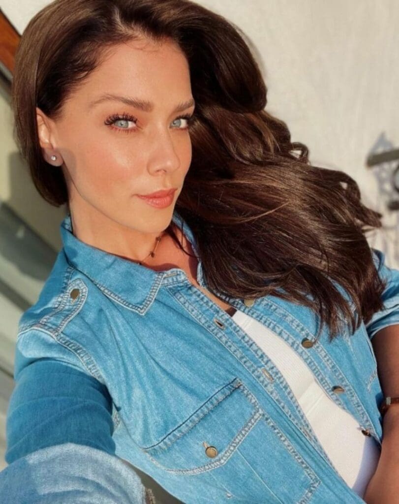 J Balvin se tatuó el rostro de una mujer y no sabe quién es; ahora la busca