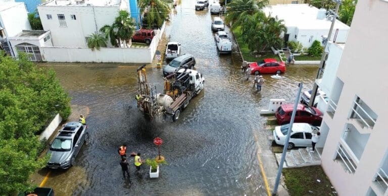 Supervisa la gobernadora Mara Lezama el desahogo de calles y la entrega de apoyos tras el paso del huracán "Helene".
