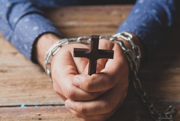 Muere sacerdote tras consumir drogas y tener relaciones sexuales con otro religioso en Bélgica