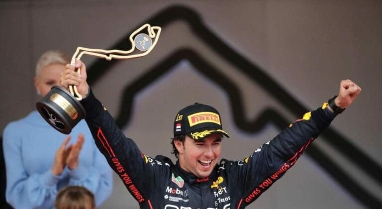 "No me voy". Reacciona "Checo" Pérez a los rumores sobre su retiro publicando un video en sus redes sociales.