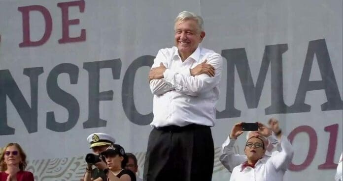 Se despide AMLO del pueblo de México por medio de sus redes sociales. Agradece a la gente la confianza depositada en él.