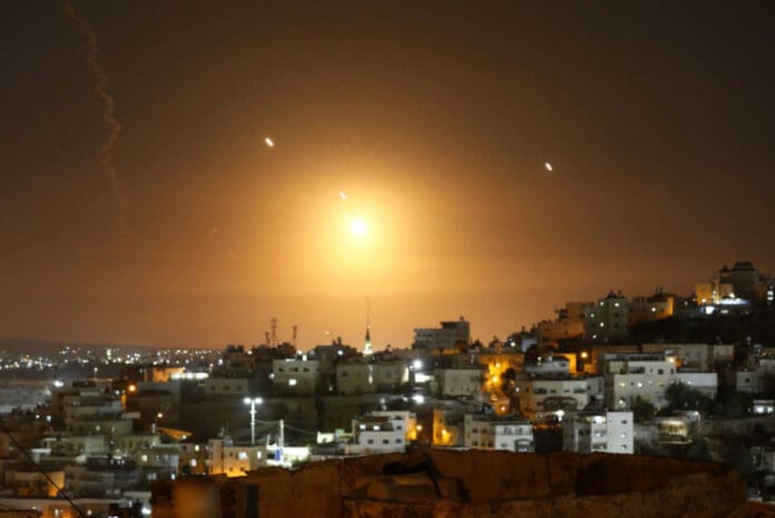 Video: Irán lanza un ataque con al menos 400 misiles balísticos contra Israel