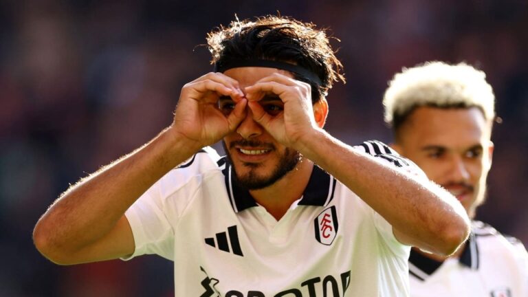 Mexicano Raúl Jiménez entre los candidatos a 'Jugador del Mes' en la Premier League