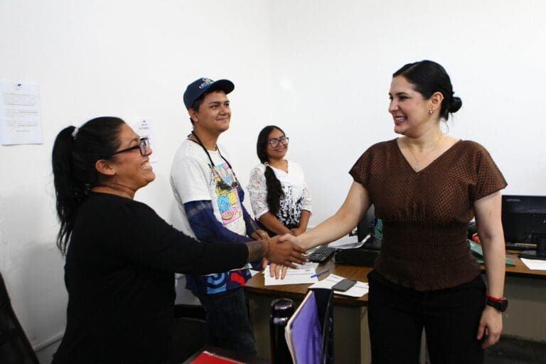 Dignificar las condiciones laborales de los empleados municipales, compromiso de Estefanía Mercado