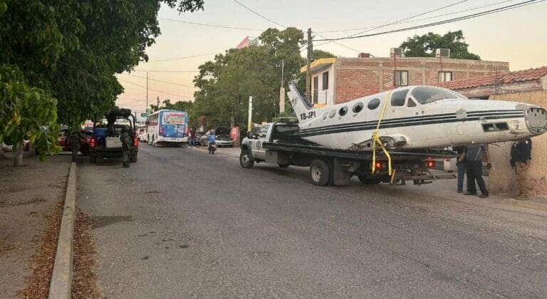 Rescatan a un sujeto originario de Monterrey; fue llevado a Sinaloa para elaborar fentanilo y armar un avión.