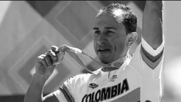 Apuñalan y asesinan al colombiano Marlon Pérez, campeón mundial de ciclismo. Exigen justicia para el deportista.