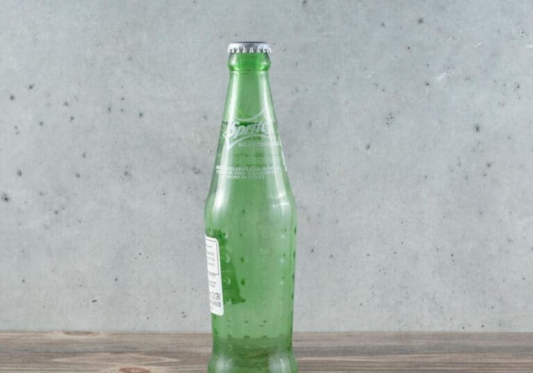Subastan una botella de Sprite, el último objeto de valor de un multimillonario en quiebra