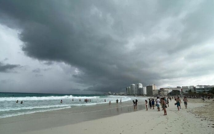 Huracán Milton activa Alerta Verde en norte de Quintana Roo y 69 municipios de Yucatán
