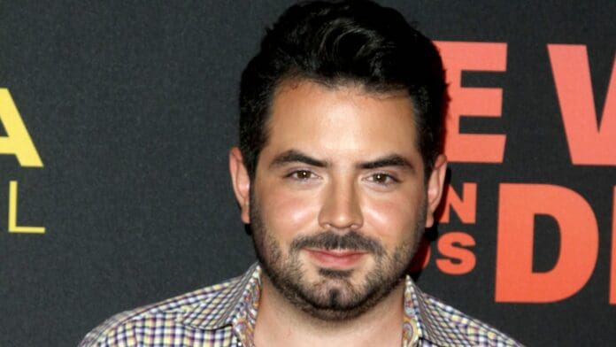 José Eduardo Derbez le contesta a su padre tras las acusaciones hacia Victoria Ruffo