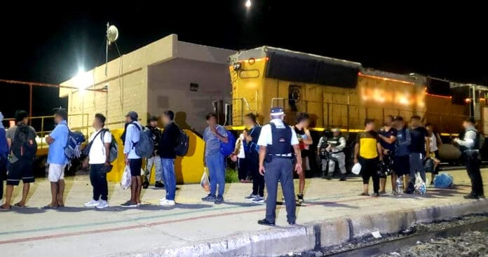 Rescatan a 74 migrantes en Sonora provenientes de 11 países
