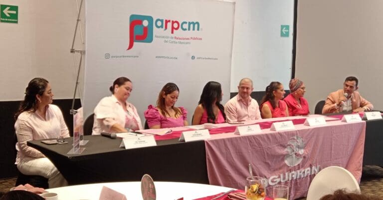 Realiza Aguakan el "Desayuno Rosa" para concientizar sobre cáncer de mama