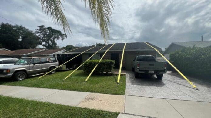 Hombre se vuelve viral por amarrar su casa al suelo para que no se la llevara Milton