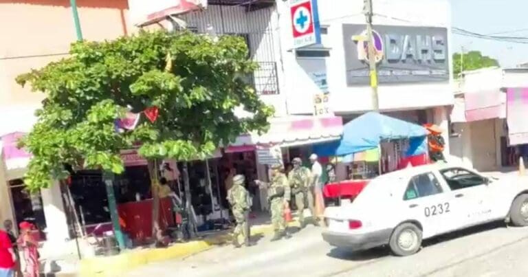 Asesinan a líder de taxistas y a su hermano en Cuajinicuilapa, Guerrero. Sigue la crisis de inseguridad en dicha entidad.